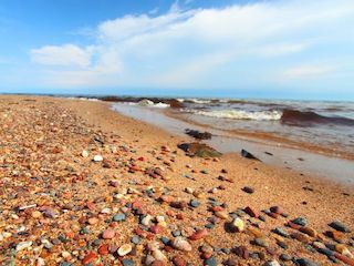 Is This An Agate Puzzle Picture: Lake Superior Beach