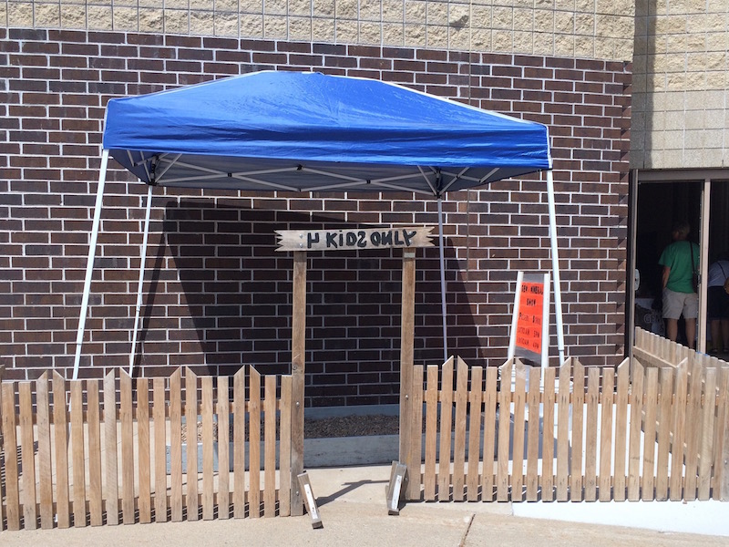 Frederick WI Gem and Mineral Show Kids dig: 4 Kidz Only 